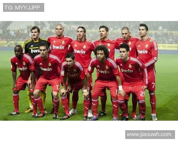 精彩抽卡挑战足球明星卡带你领略球场风云与传奇瞬间